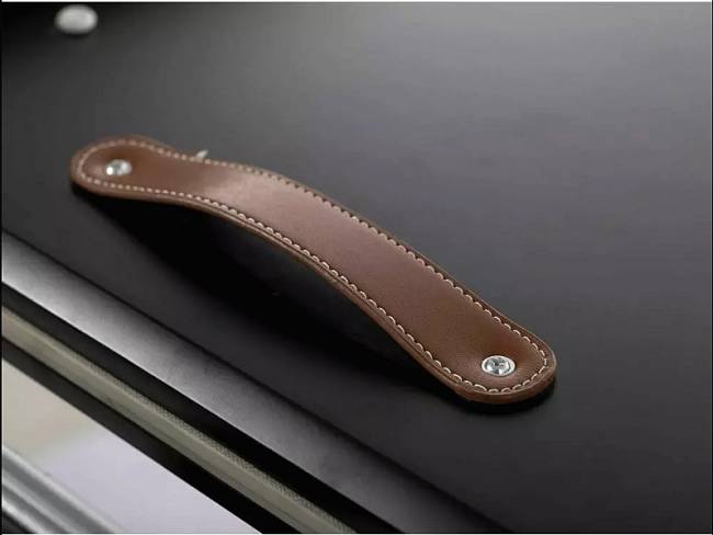 ΑΝΟΙΓΟΜΕΝΗ